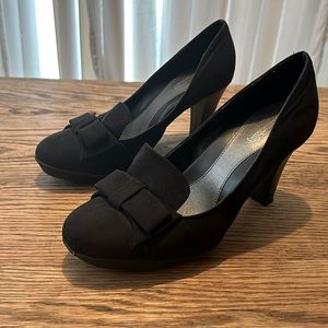 Bow black suede heels